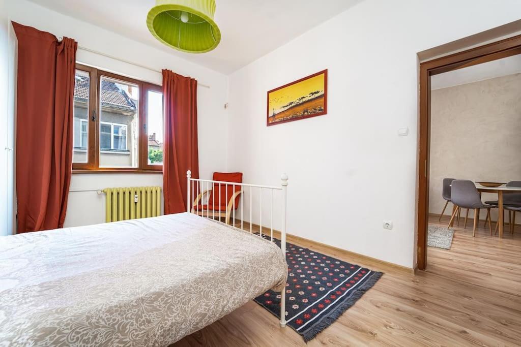 Central Apartment 2Bd Next To Vitosha Bul. 소피아 외부 사진